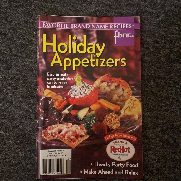 6 Holiday Cookbooks - Hundreds of Recipes inside!  Like NEW condition softbooks - Picture 2 of 7